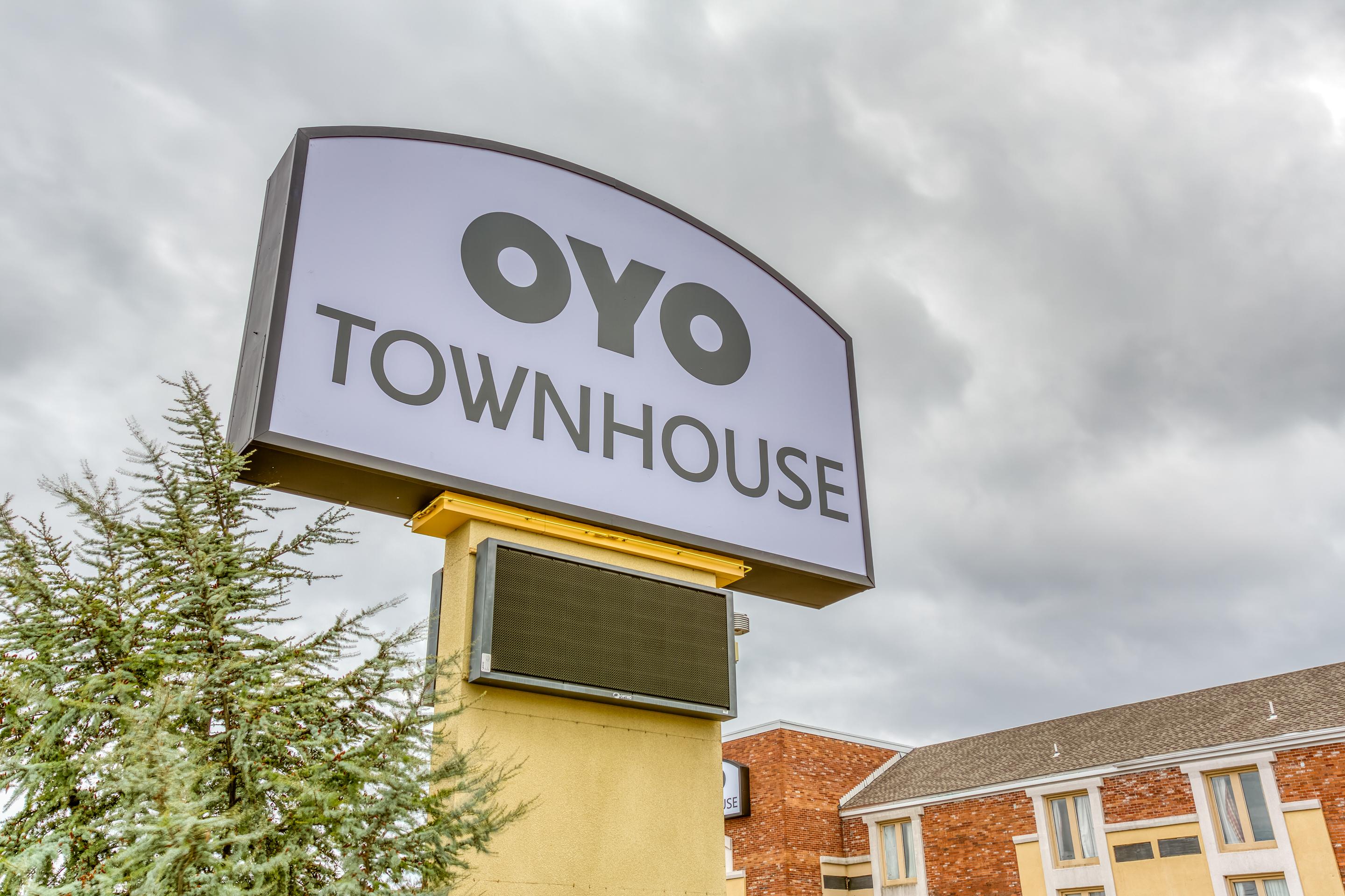 Oyo Townhouse Tulsa Woodland Hills Hotell Eksteriør bilde