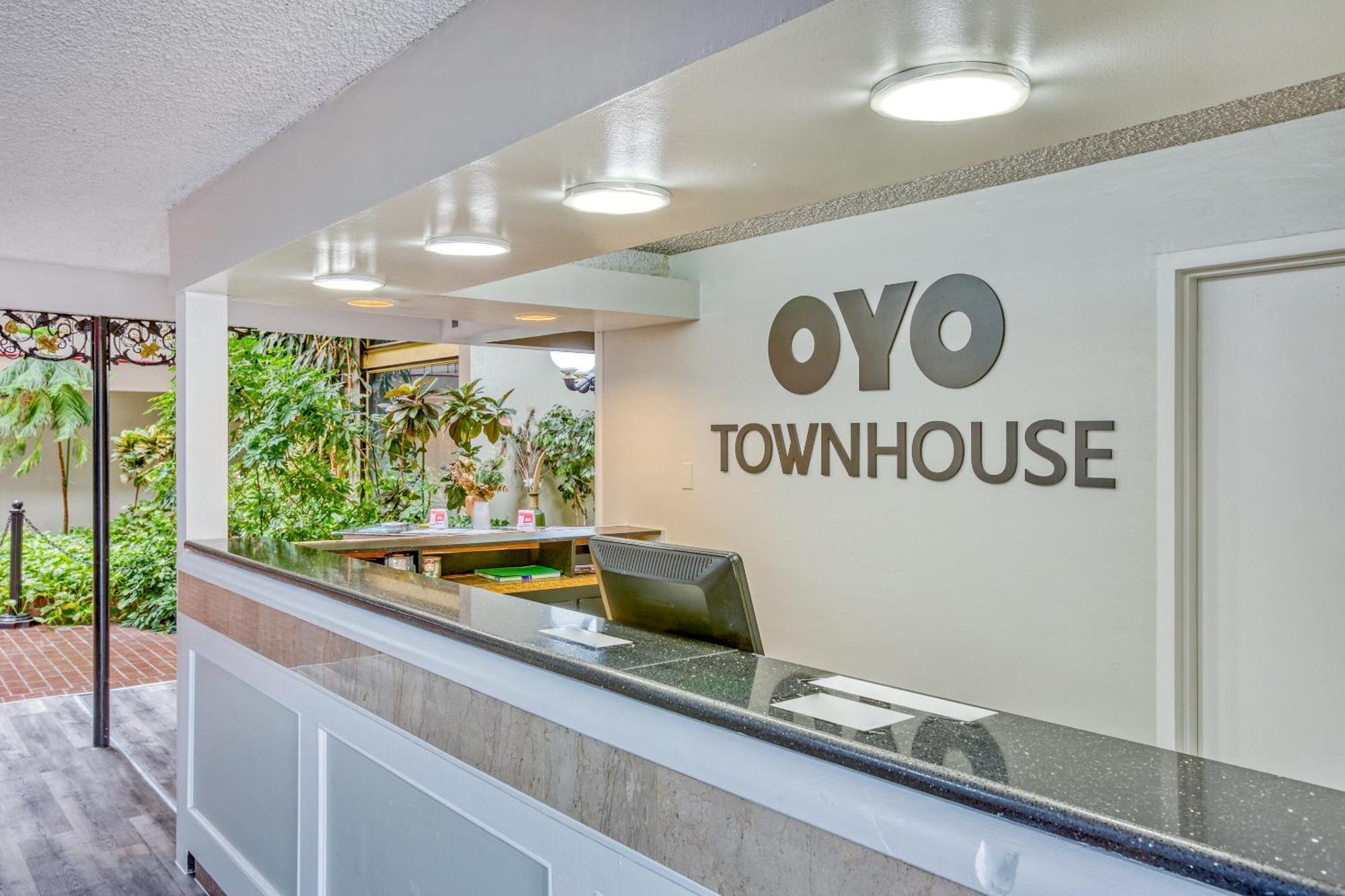 Oyo Townhouse Tulsa Woodland Hills Hotell Eksteriør bilde