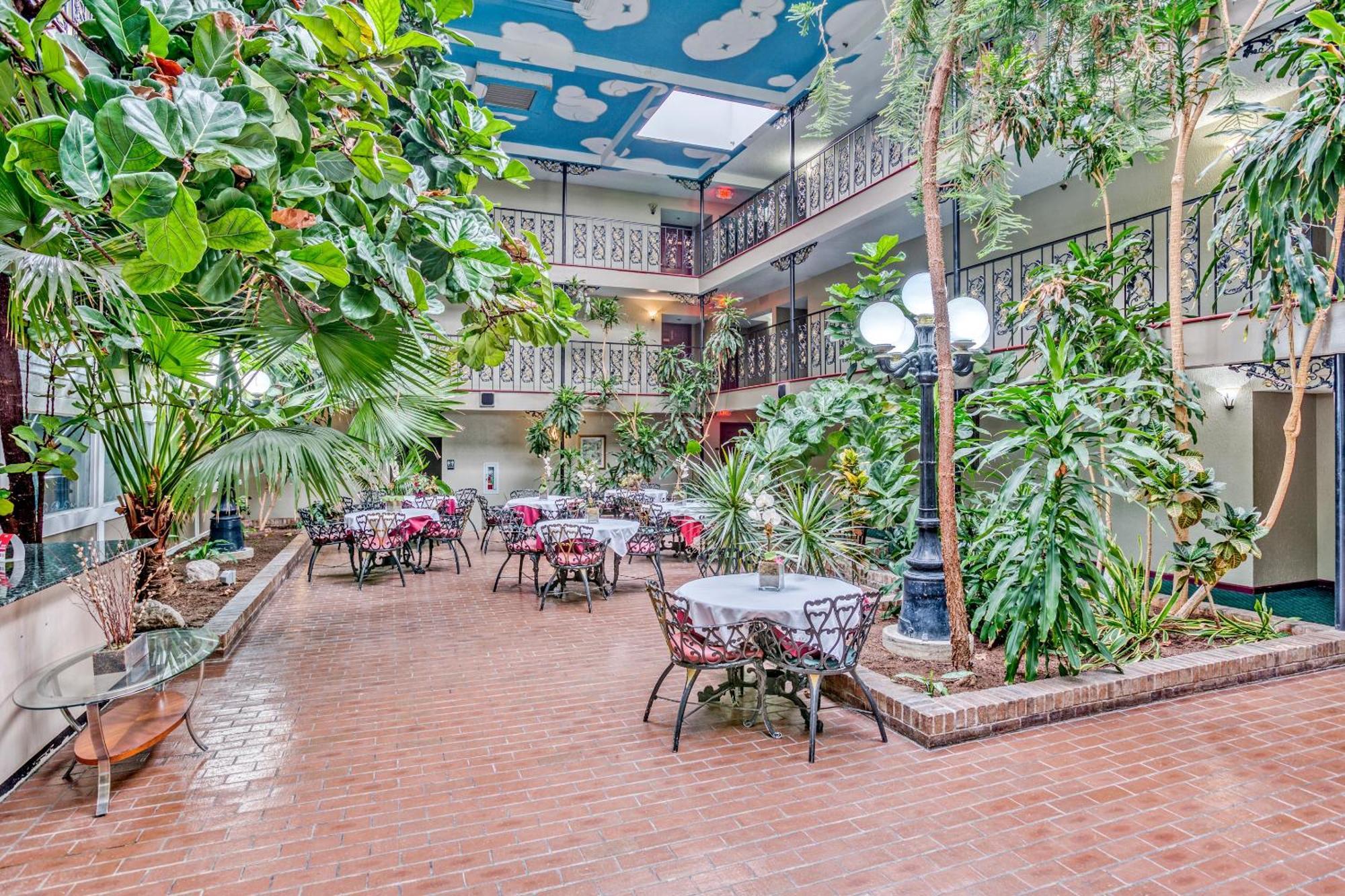 Oyo Townhouse Tulsa Woodland Hills Hotell Eksteriør bilde