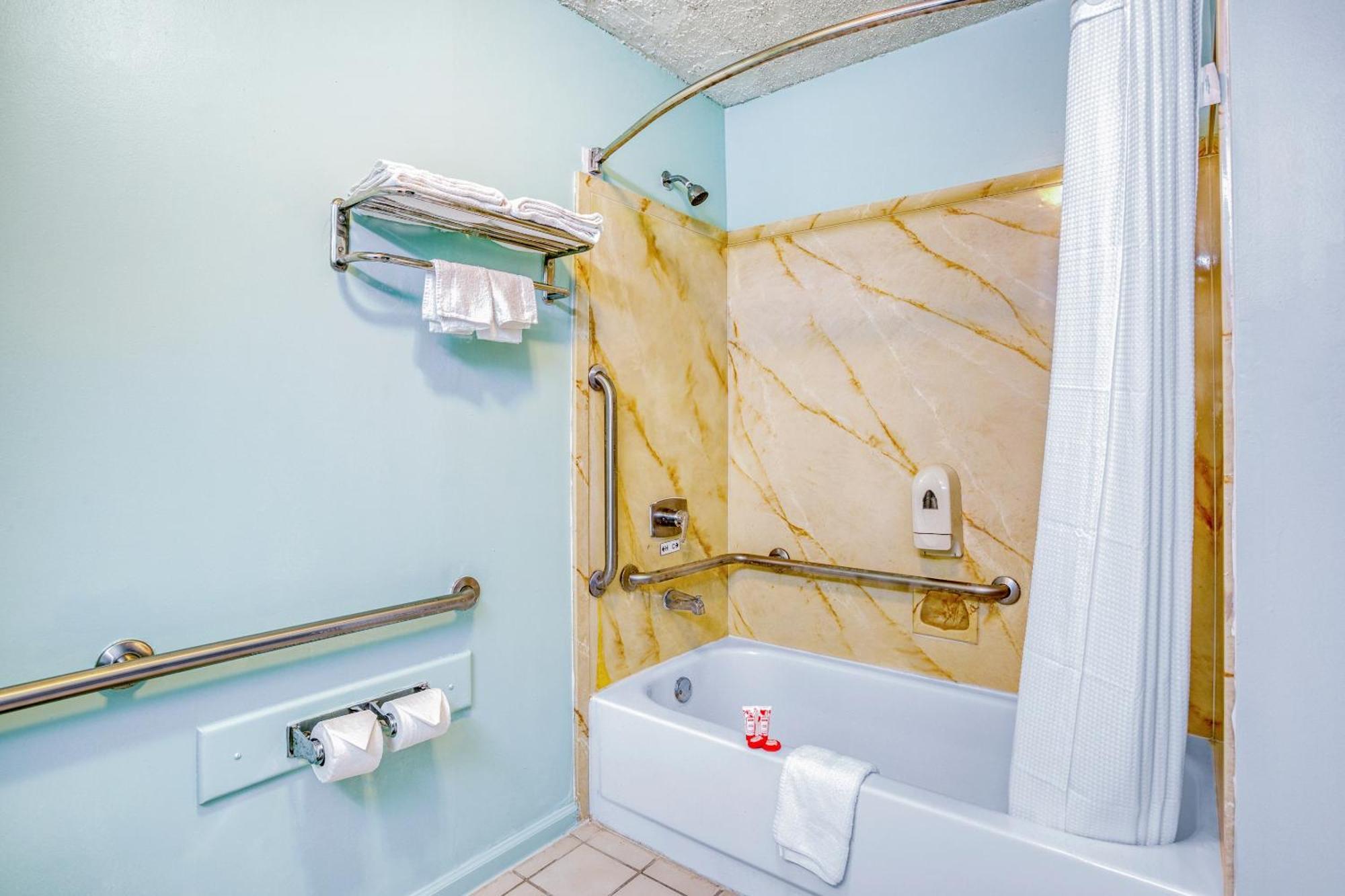 Oyo Townhouse Tulsa Woodland Hills Hotell Eksteriør bilde