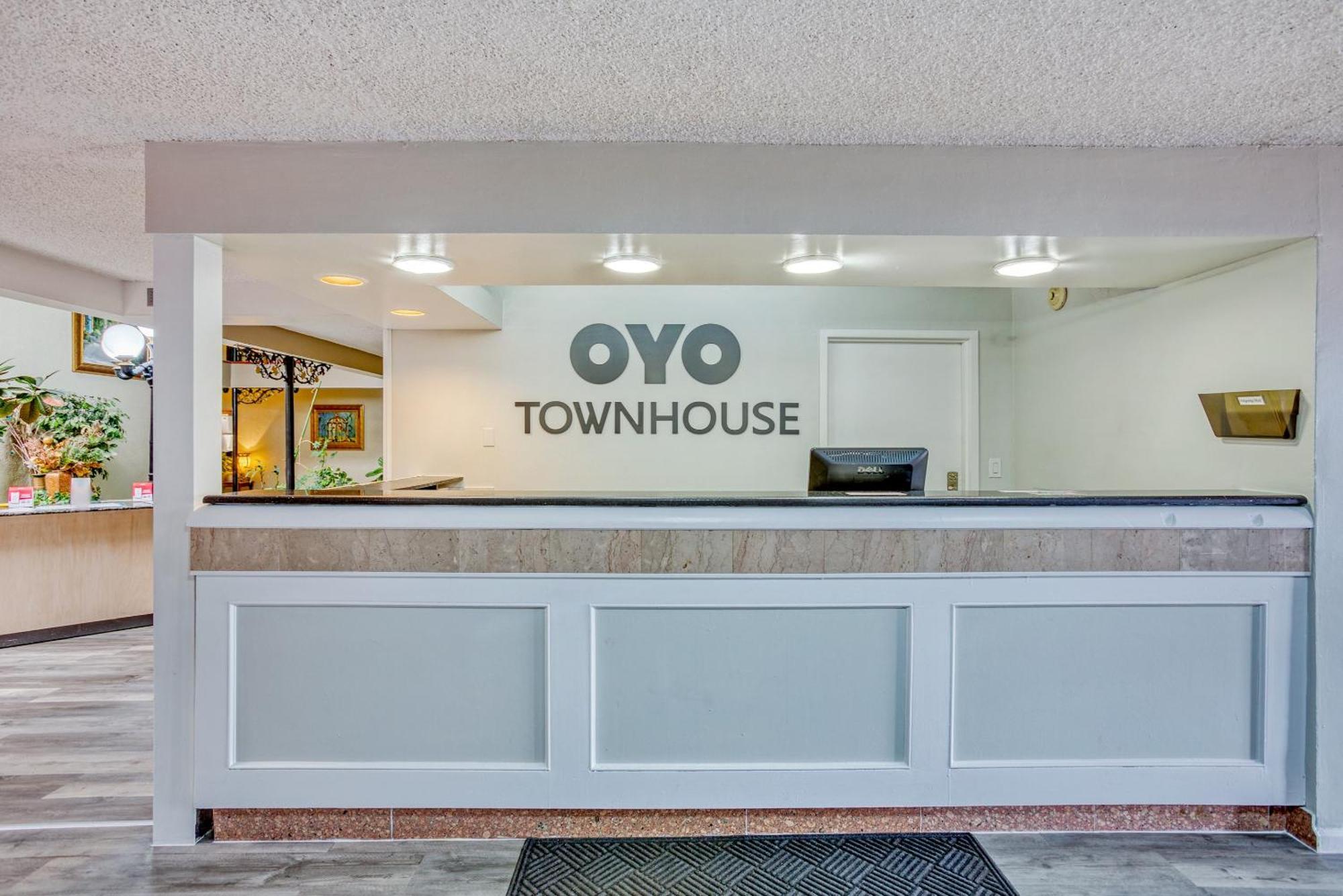 Oyo Townhouse Tulsa Woodland Hills Hotell Eksteriør bilde